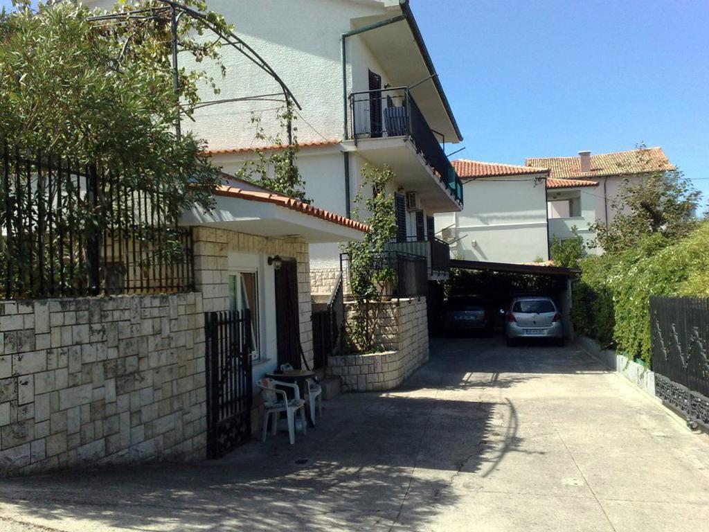 Apartments Kolorcek Изола Экстерьер фото