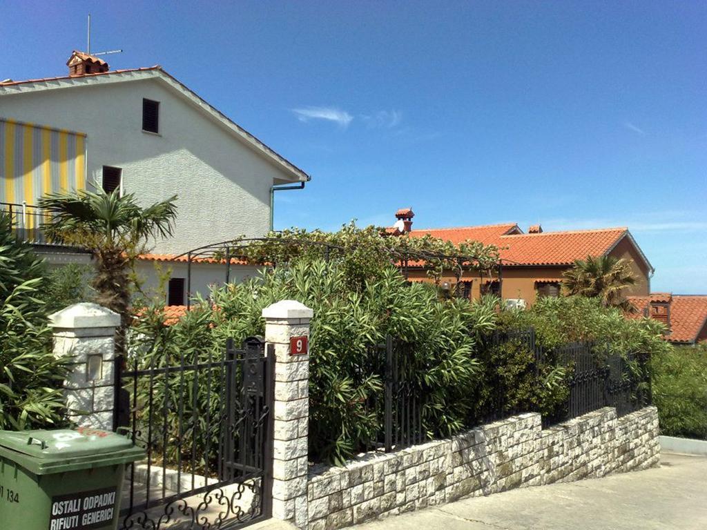 Apartments Kolorcek Изола Экстерьер фото
